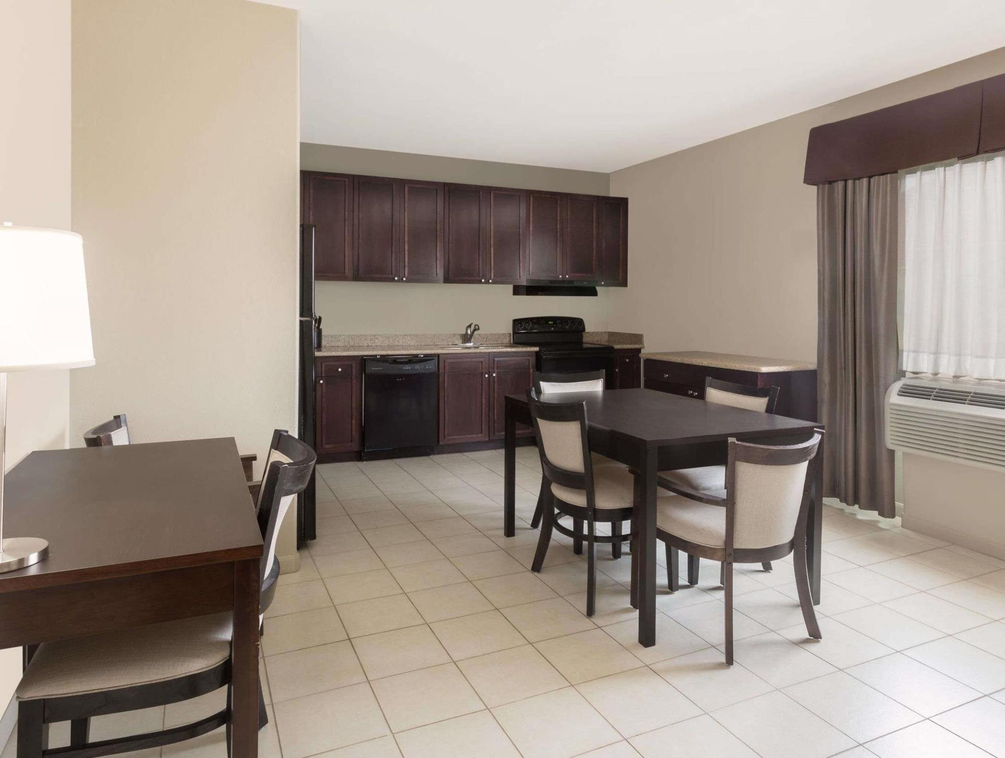Baymont By Wyndham Columbus Hotel Luaran gambar