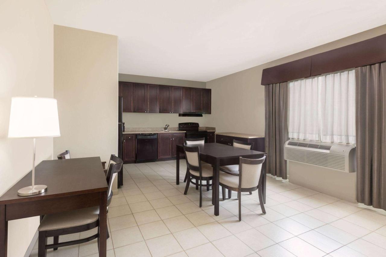Baymont By Wyndham Columbus Hotel Luaran gambar