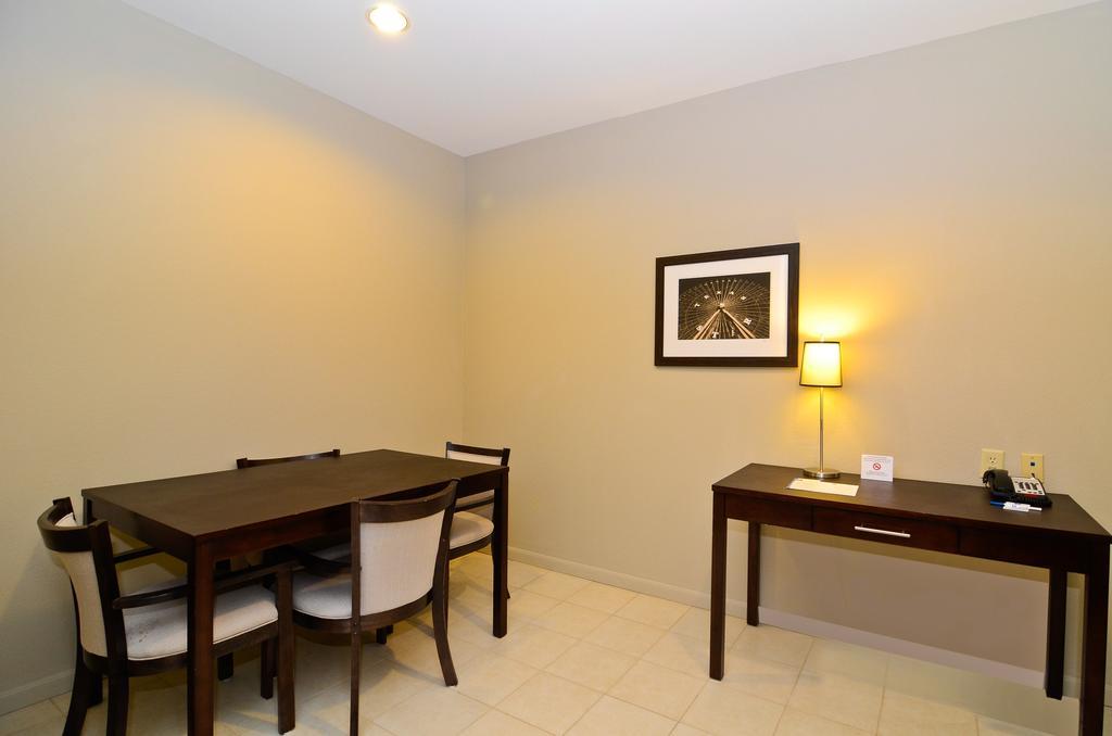 Baymont By Wyndham Columbus Hotel Luaran gambar